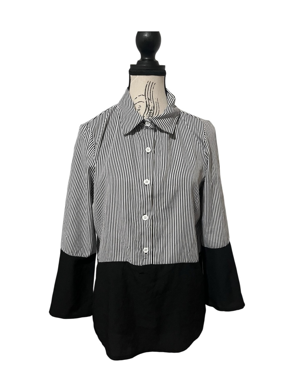 Career Office Wear Black White Striped Button Down Shirt Blouse Women’s Medium